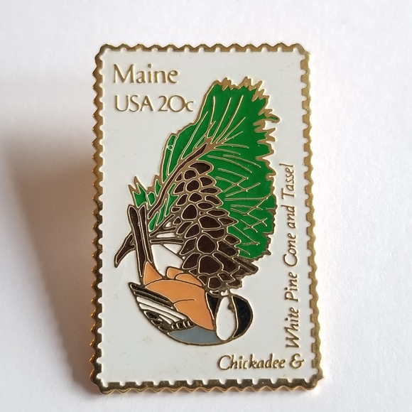 Vintage Chickadee stamp pin Maine bird enamel brooch gold tone - Picture 2 of 12